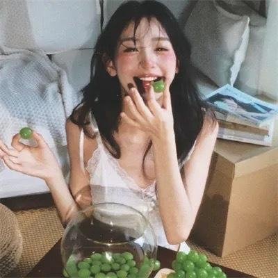 麻辣剪刀手海报