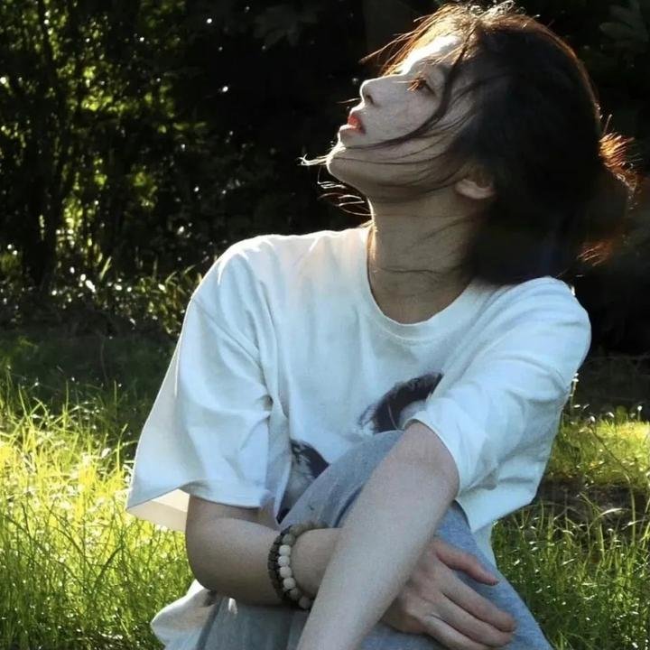 蓝风衣海报
