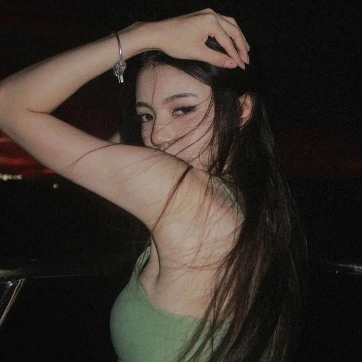 成为约翰·马尔科维奇海报